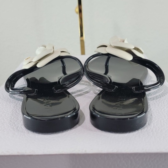 CHANEL Camellia flip flops sz 38eu 7.5US - Picture 4 of 11